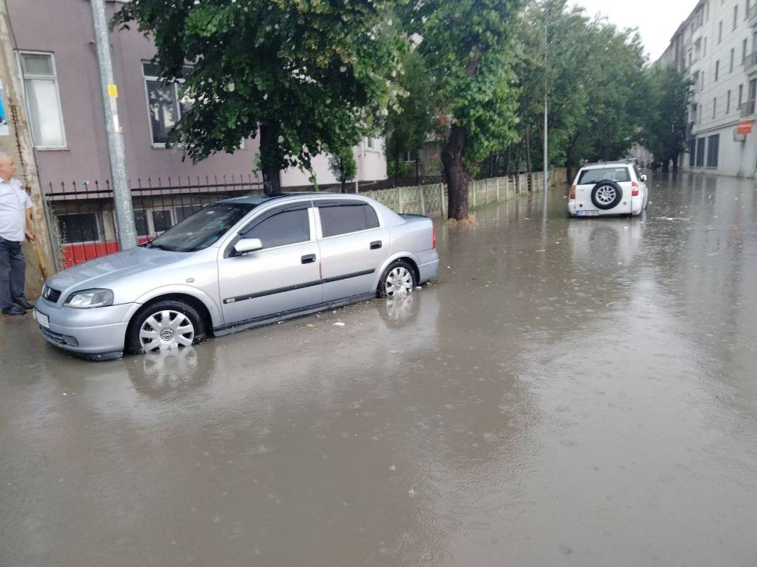 Trakya'da sağanak etkili oluyor - Resim: 16